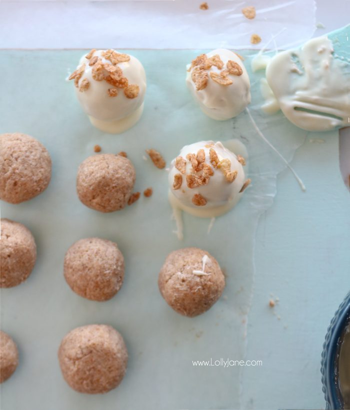 Easy White Chocolate Cinnamon Truffles, so yummy! Make in less than 20 minutes, tastes like a snickerdoodle with the Cinnamon Pebbles cereal mixed in. Mmm!