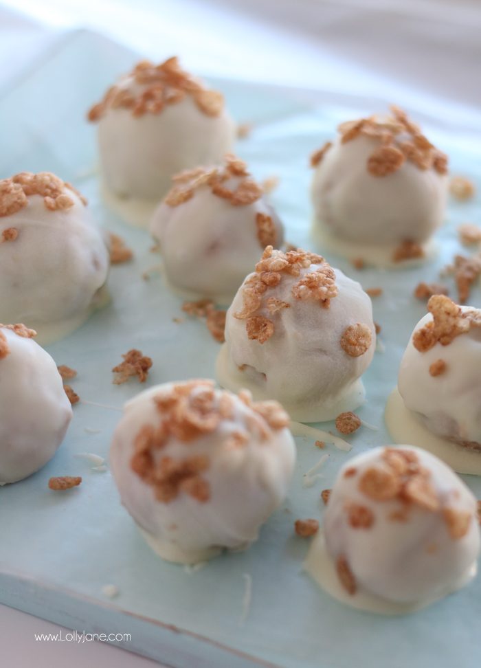 Easy White Chocolate Cinnamon Truffles, so yummy! Make in less than 20 minutes, tastes like a snickerdoodle with the Cinnamon Pebbles cereal mixed in. Mmm!