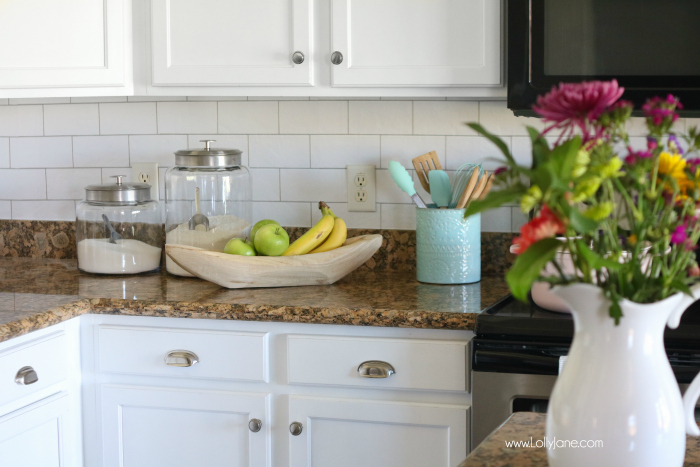 Faux Subway Tile Backsplash... this is WALLPAPER! Looks like real tile, get the DIY here!