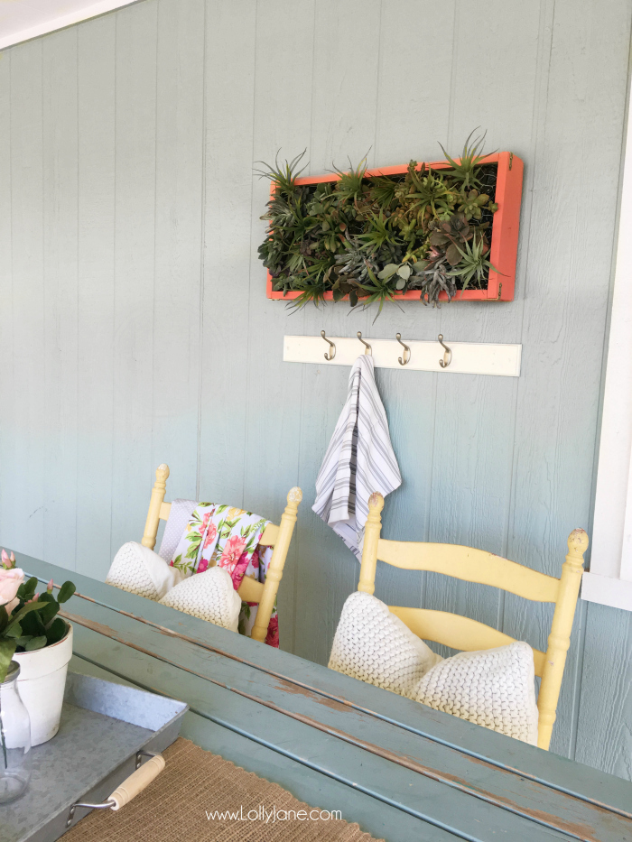 DIY vertical succulent garden | Learn how to build this DIY vertical succulent garden. Cute outdoor porch decor! Great outdoor wall decor idea, get the hanging plants onto the wall!