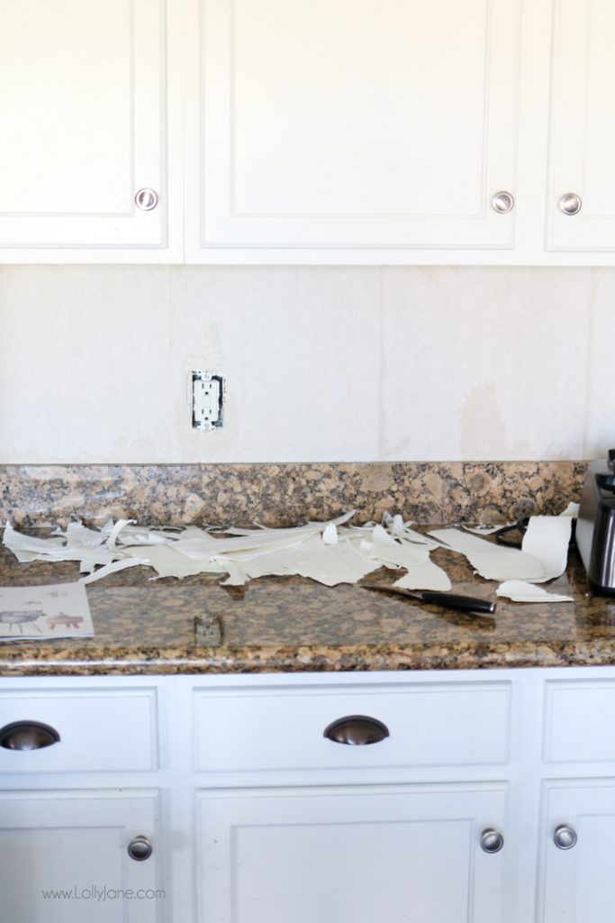 Faux Subway Tile Backsplash... this is WALLPAPER! Looks like real tile, get the easy how-to which is perfect for renters or those on a budget!