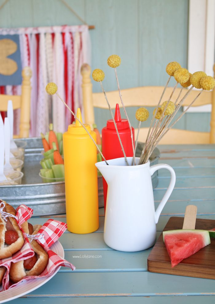 Easy Barbecue Tips + Tricks... click through for this nearly utensil-free party, just grab 'n go!