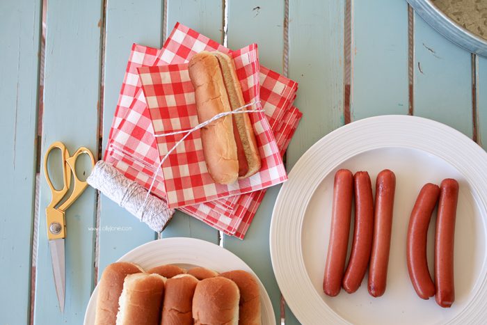 Easy Barbecue Tips + Tricks... click through for this nearly utensil-free party, just grab 'n go!