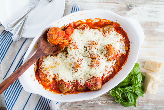 Easy Meatball Parmesan Casserole Recipe..only 3 steps to make this cheesy meatball dinner. A favorite family dinner recipe, so yummy!