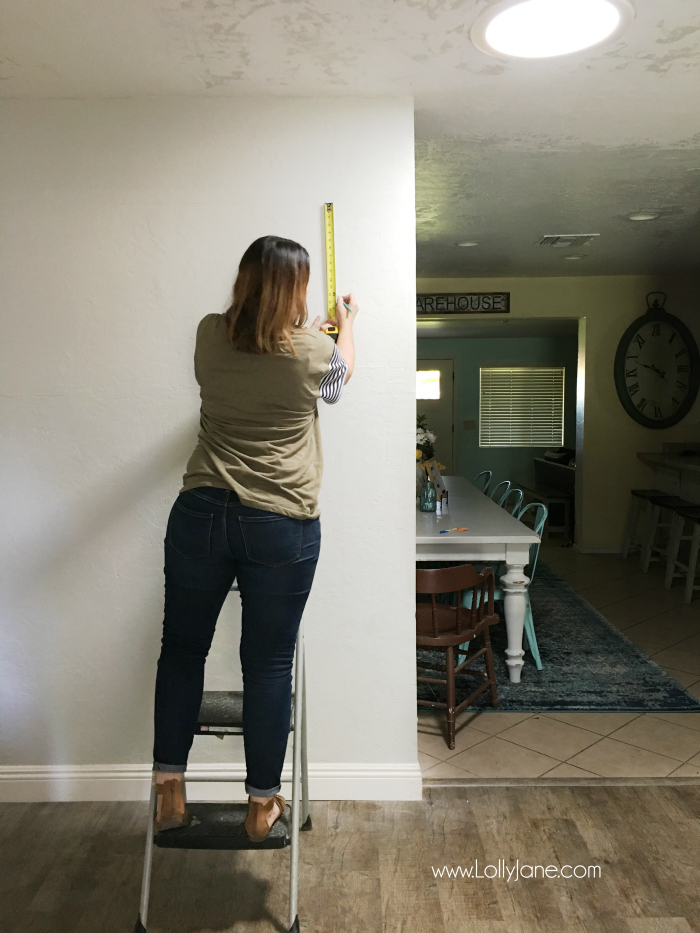 DIY Striped Accent Wall | I love this gray and white striped wall, such an easy tutorial on how to stripe walls with straight lines and no bleeding or touch ups! Adore this gray white home decor, such a cute accent wall!