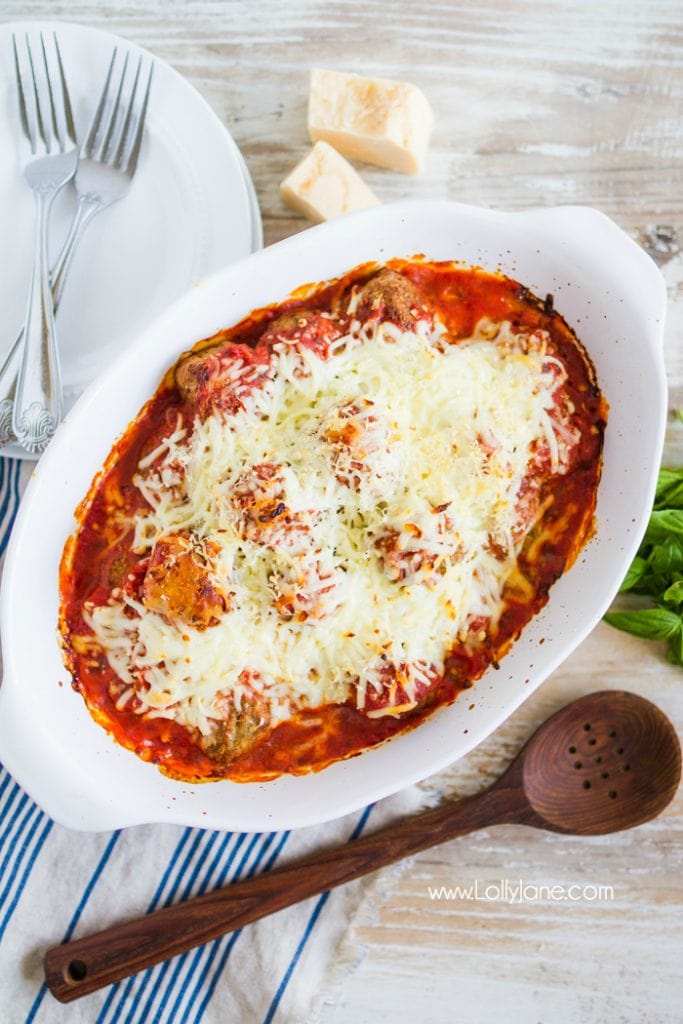 Easy Meatball Parmesan Casserole Recipe..only 3 steps to make this cheesy meatball dinner. A favorite family dinner recipe, so yummy!