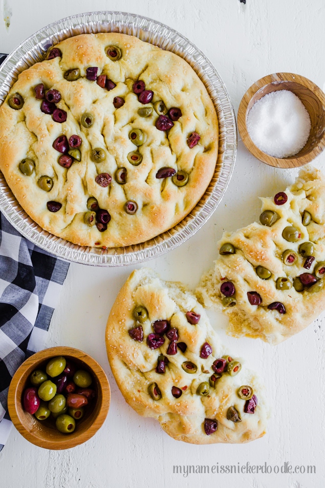 Easy Olive Focaccia Bread recipe, yum! Easy step by step to make this comforting bread recipe. Top with olives, mm!