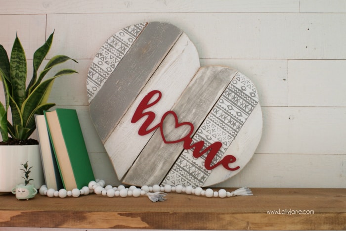 DIY | Heart pallet art home stencil sign! Such a fun way to upcycle pallets, paint and stencil then add a wood cutout phrase. Cute home decor idea!