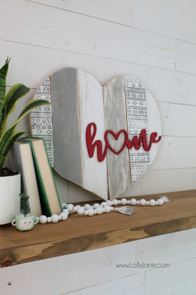 DIY | Heart pallet art home stencil sign! Such a fun way to upcycle pallets, paint and stencil then add a wood cutout phrase. Cute home decor idea! 