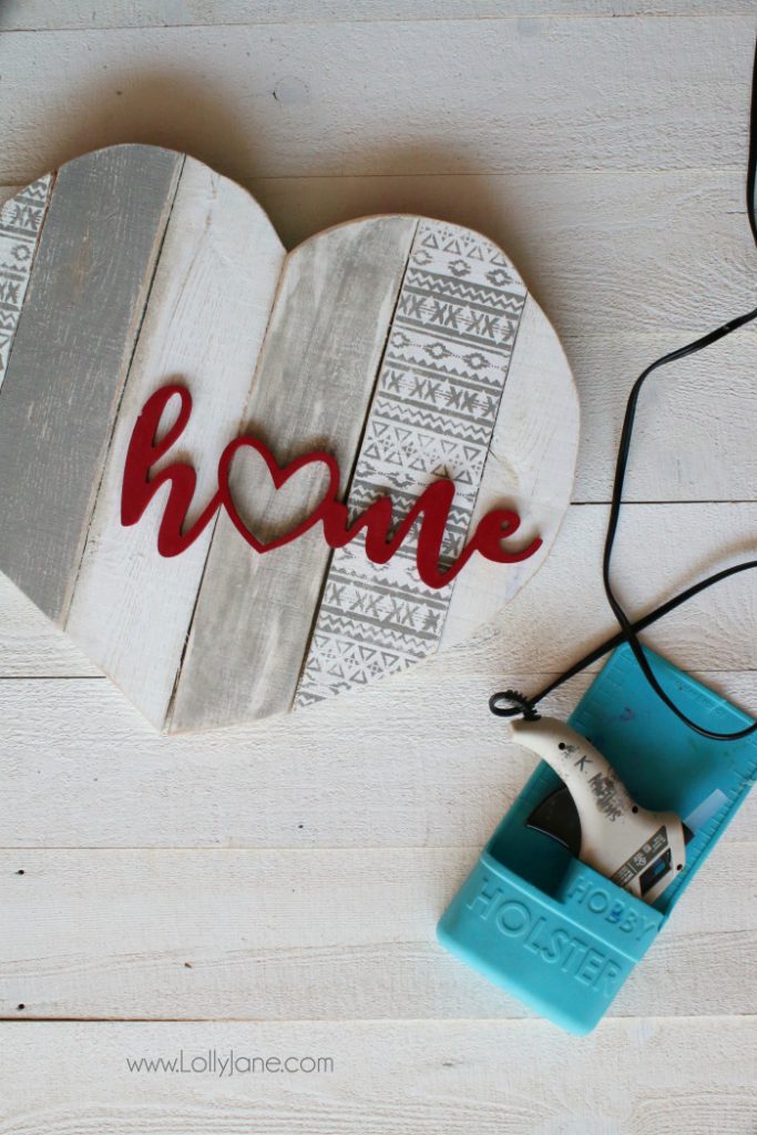DIY | Heart pallet art home stencil sign! Such a fun way to upcycle pallets, paint and stencil then add a wood cutout phrase. Cute home decor idea! 
