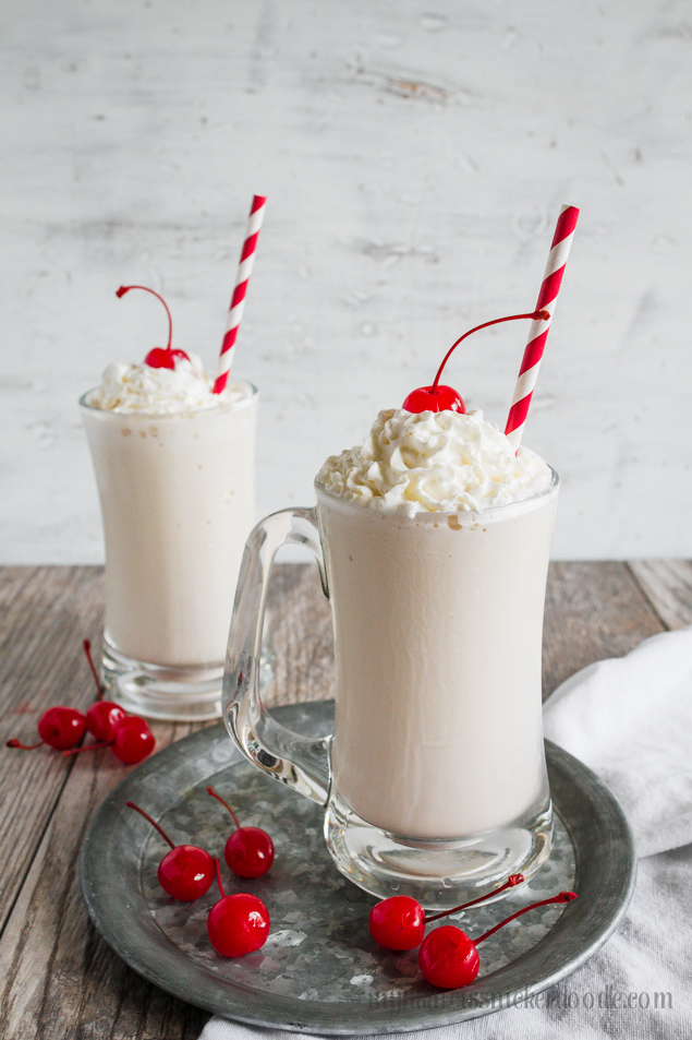 Simple treat to cool off in the summer, Cherry Coke Style. YUM!
