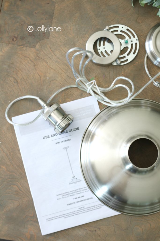 This mini Metal Vintage Pendant is SO cute, love it in my entryway makeover!