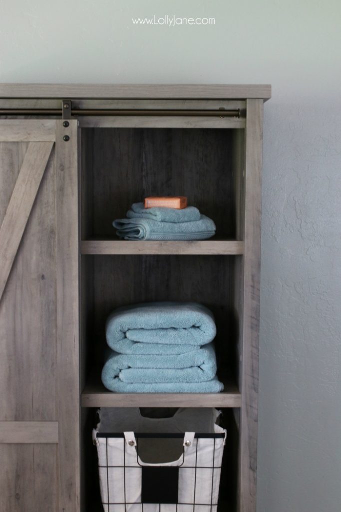 Adore this farmhouse laundry room decor. Such an affordable laundry room before after. Cute laundry room accesssories!