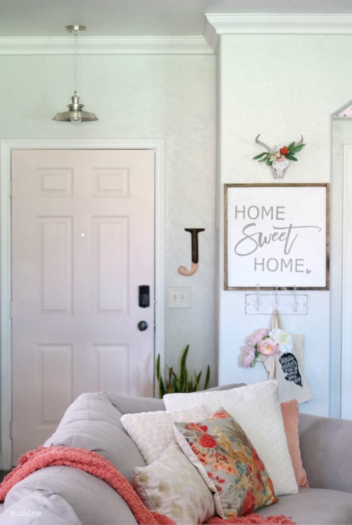 how to style a small entryway