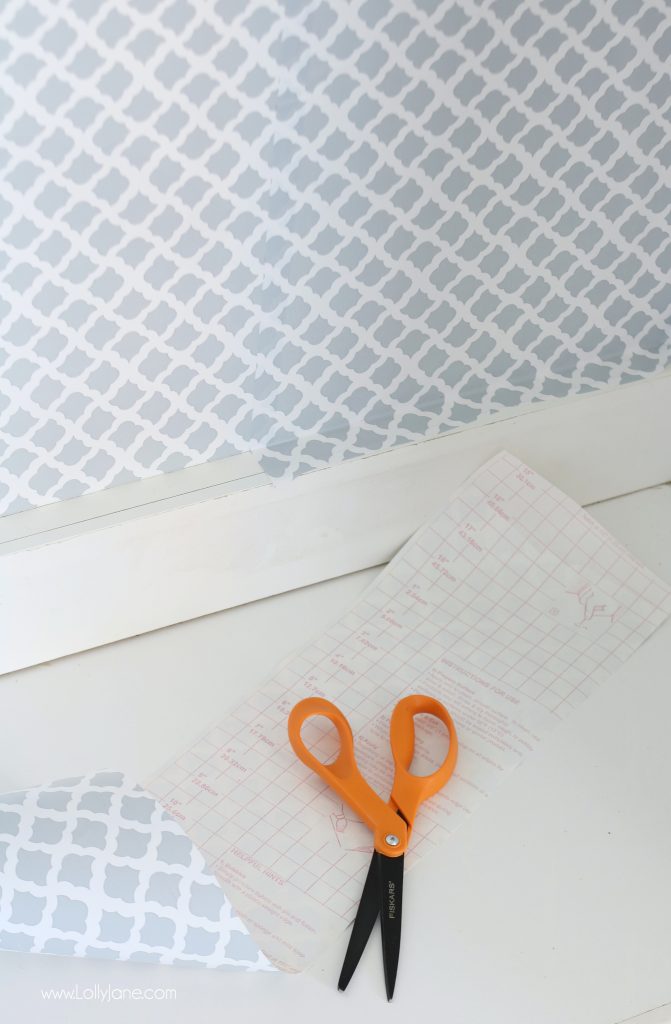 Easy pantry faux wallpaper makeover - Use a pair of scissors + shelf liner to transform a pantry or closet in just minutes!