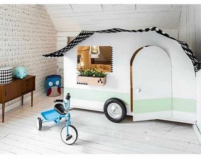 Love this camping theme playroom, so cute!