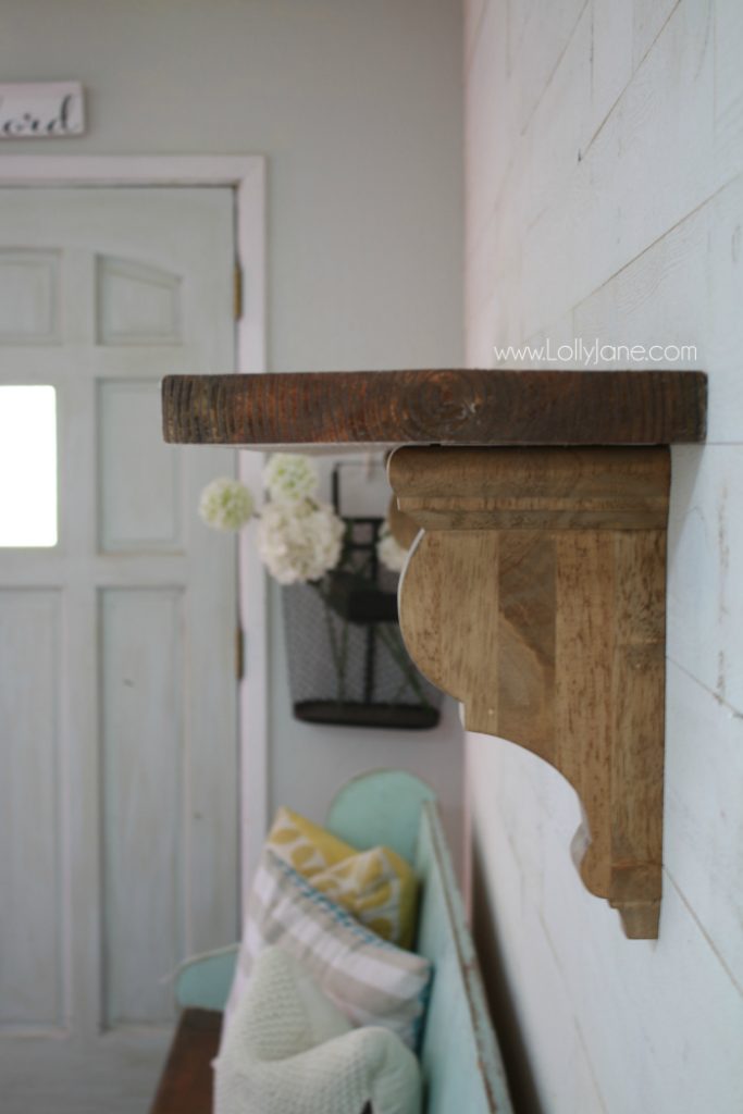 Love this diy rustic shelf tutorial, such a cute famhouse shelf! Easy farmhouse shelf tutorial!