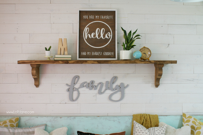 Love this easy to put together entrway fall decor ideas! Grab the easy how to on this rustic farmhouse shelf step by step!