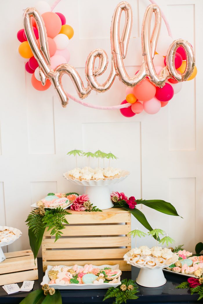 Lolly Jane Queen Bee craft night recap! Such a fun craft night full of cute crafts, yummy desserts, cute decor and an easy dinner. Love this fun craft night girls night out!