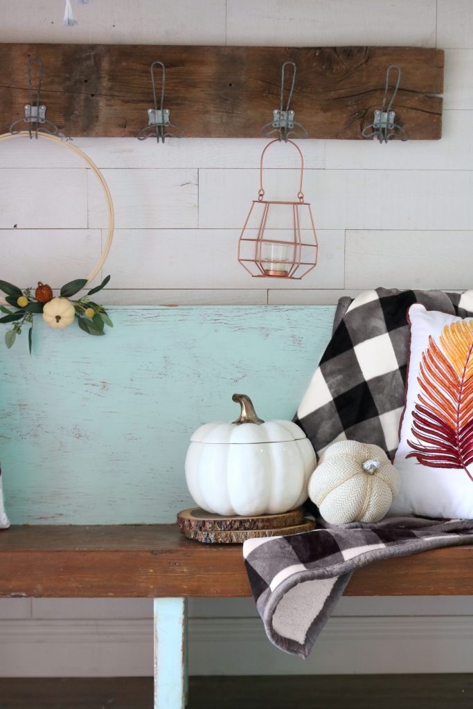 how to decorate your entryway beautifully for fall