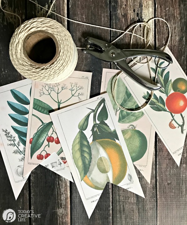 Loving this free farmhouse botanical printable banner, so darn cute! The perfect farmhouse kitchen home decor item, a free printable!