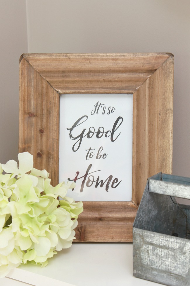 Love this farmhouse it's so good to be home free printable! Cute farmhouse decor, easy ways to decorate your home!