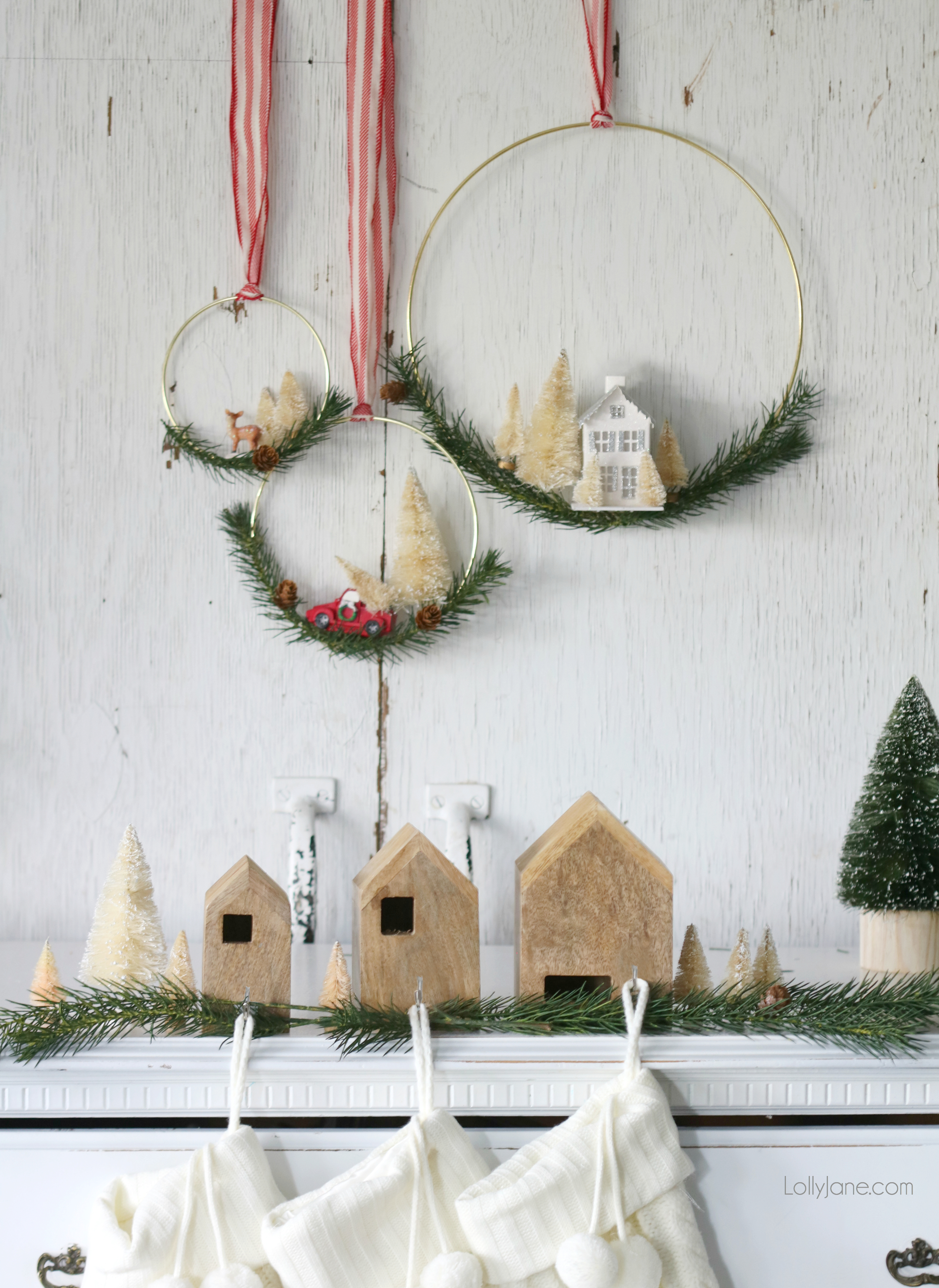 Spruce up your holiday decor with these easy DIY Bottle Brush Tree Wreaths! Cute!