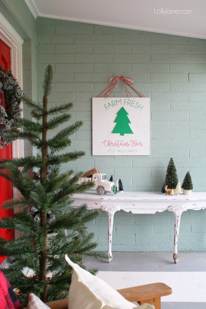 Get into the Holiday Spirit with Farmhouse Outside Christmas Decor ...