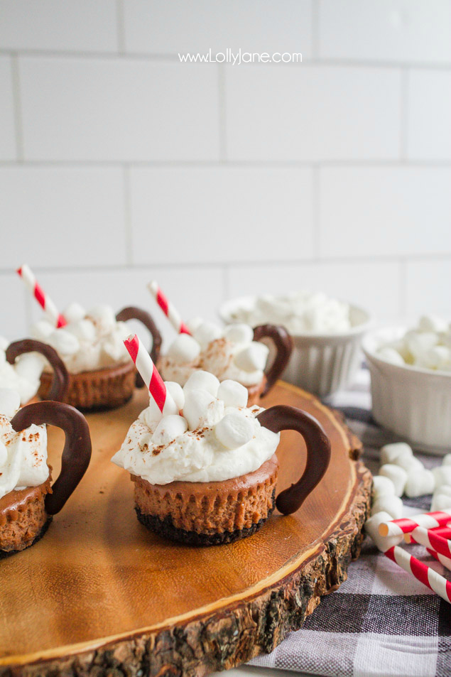 These mini hot cocoa cheesecake desserts are so cute and super tasty! These easy holiday treats are so yummy! Great holiday party dessert idea!