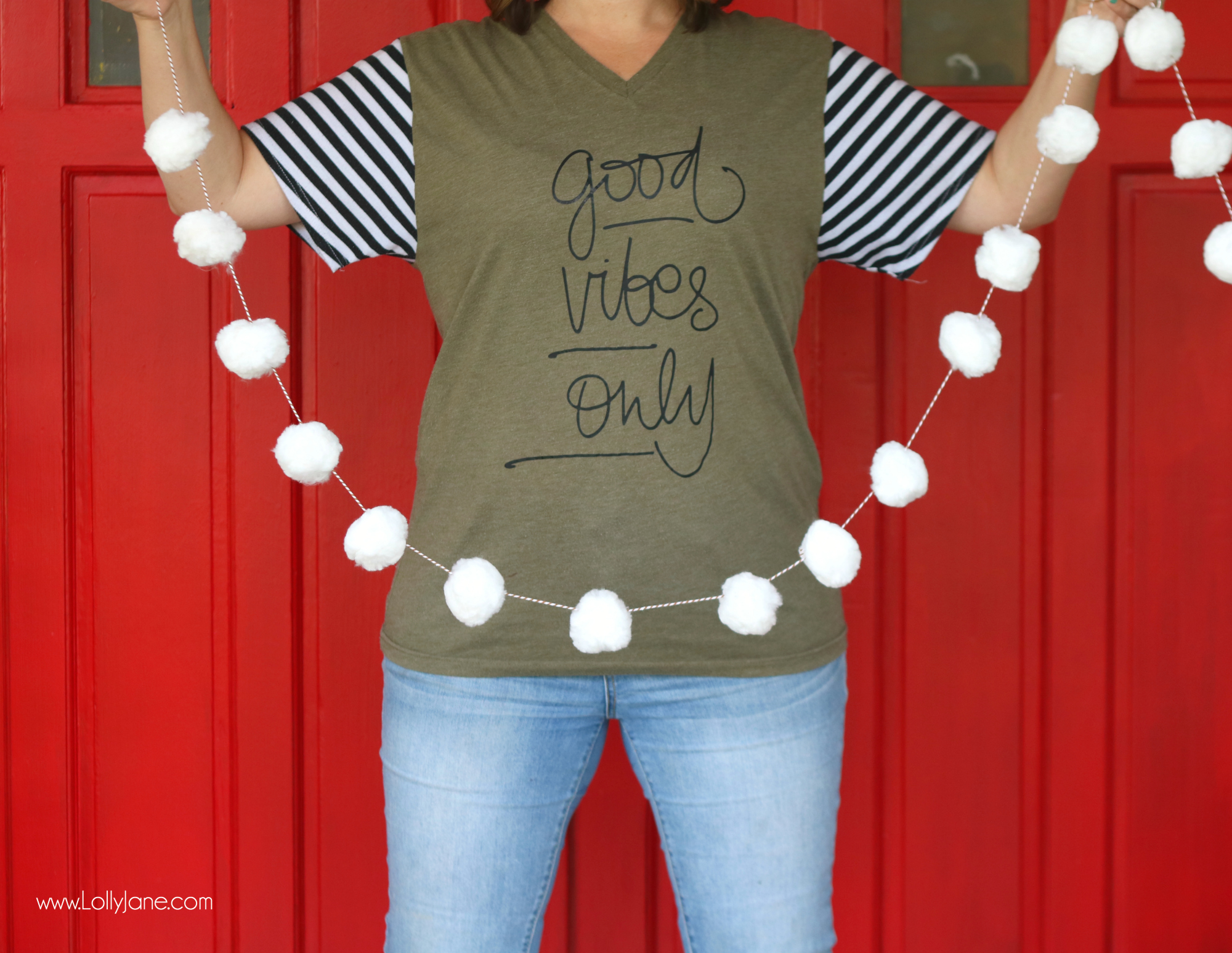 White Pom Pom Christmas Tree Garland Tutorial