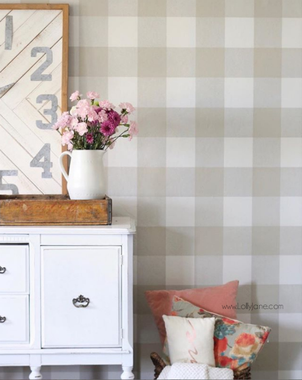 Loving this peel and stick buffalo check wallpaper! This cute plaid wallpaper is removable and reusable, wow! Such a pretty buffalo check wall!