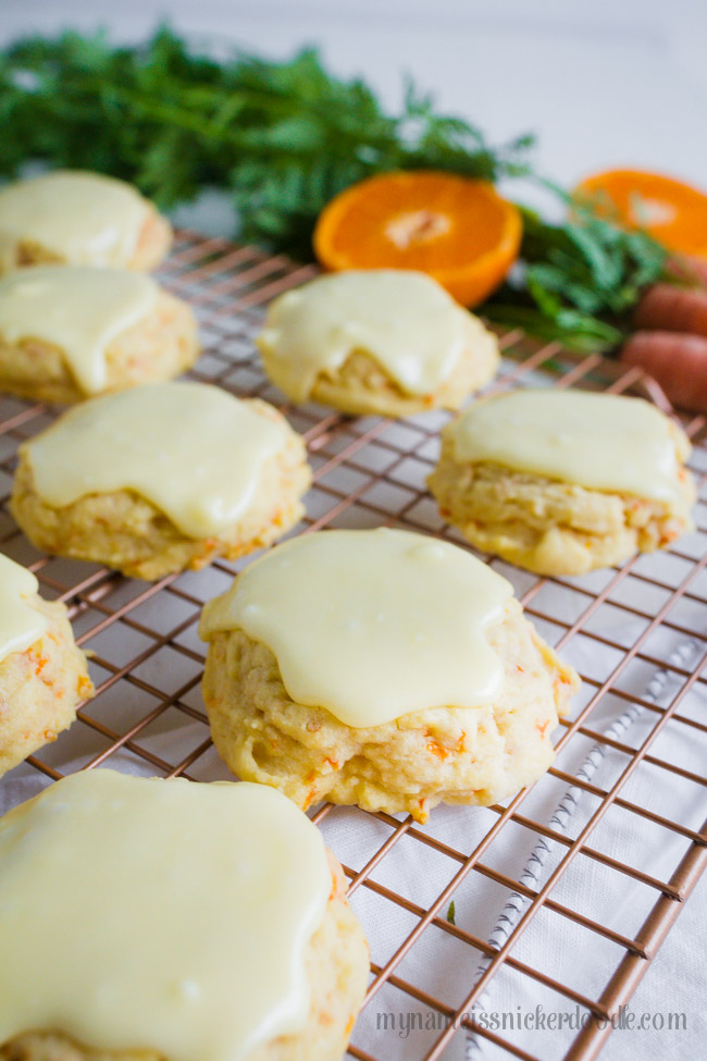 How to make an orange glaze. This is the best recipe for orange glaze frosting. It pairs perfectly with our easy to make carrot cookies recipe, yum!