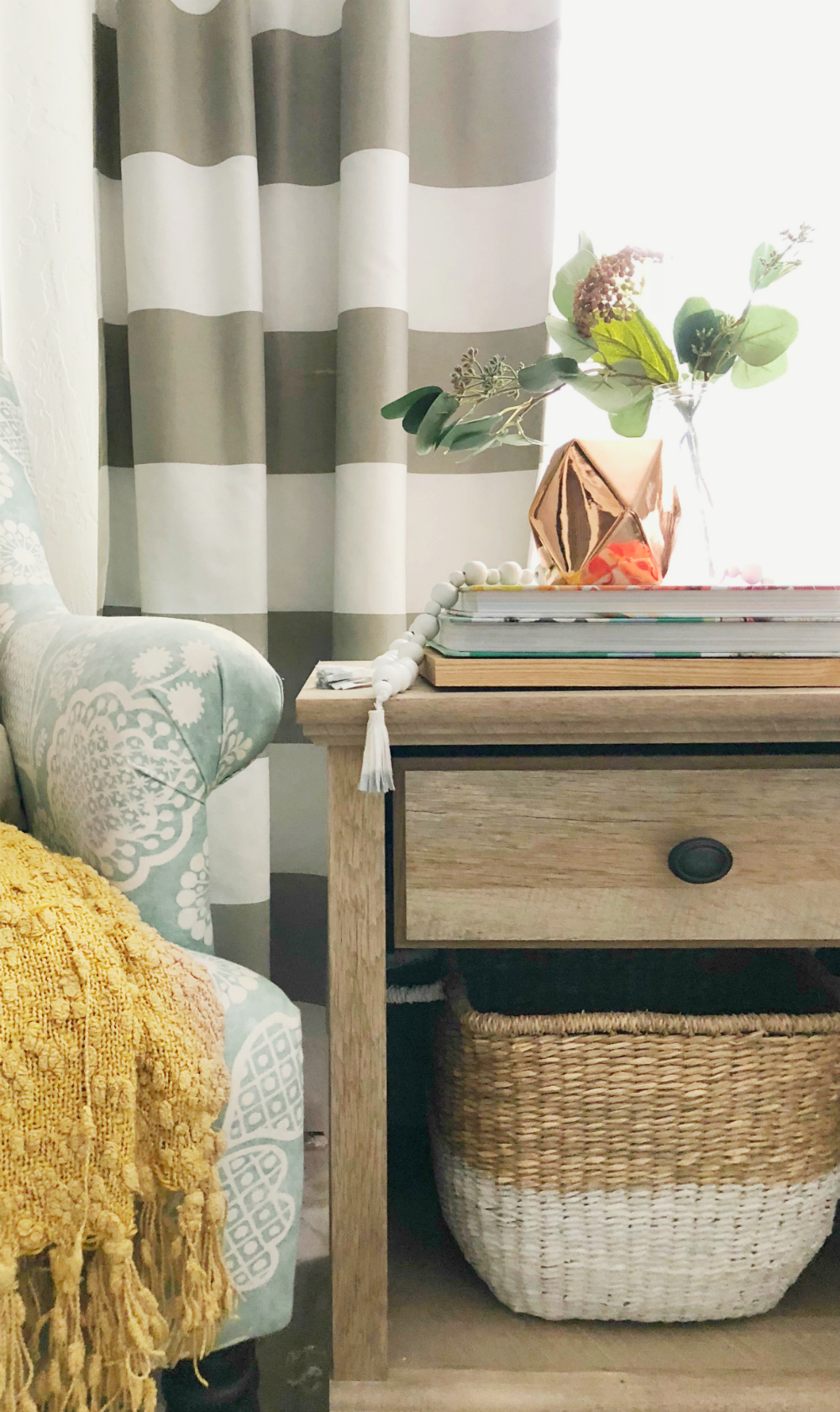 Cozy reading nook in this modern farmhouse, love!