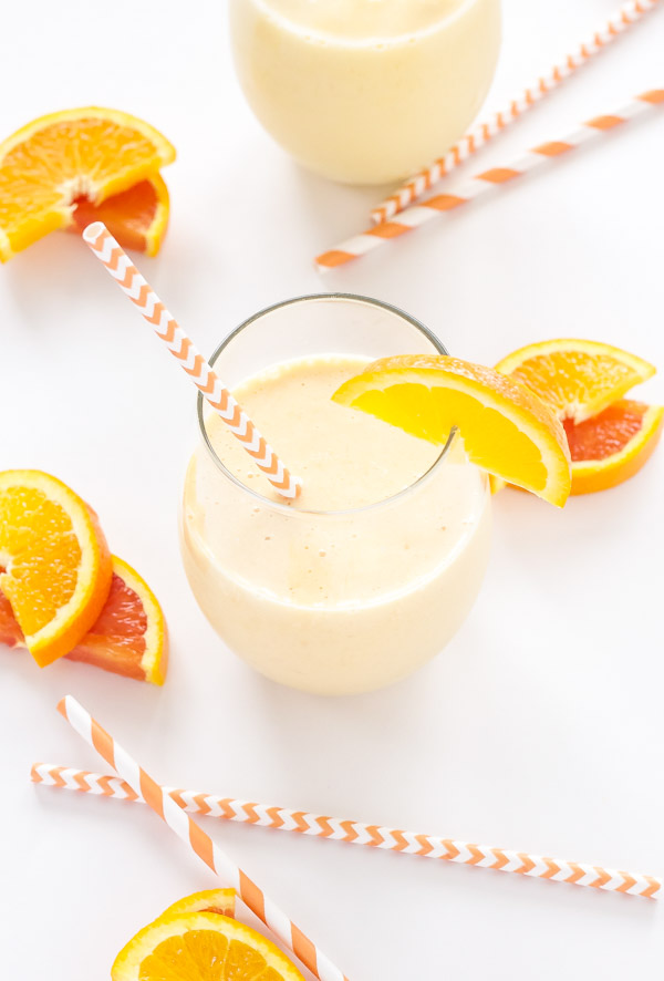 Easy orange creamsicle smoothie recipe, yum!! Love this tasty orange creamsicle smoothie, so good with a few ingredients!