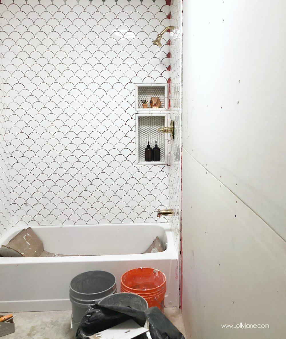 Easy tips to know when renovating (and decorating) a small bathroom!