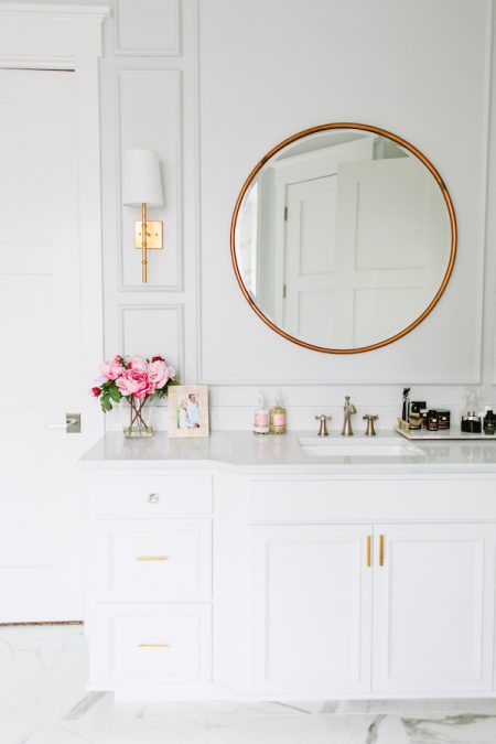 13 Gold Bathroom Mirror Ideas For Your New Bathroom Remodel