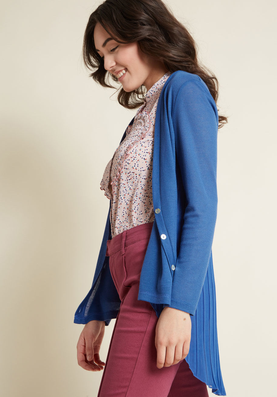 Cutest cardigan! Casual sleeves with a dressier back, love this perfect cardigan for fall! #cardigan #fallclothes #fallstyle #womensclothing #trendyclothes