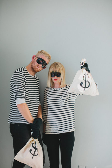 Feeling fiesty? These easy to make bank robbers couples costumes are too cute and easy to put together! #robberscostume #couplescostumes #halloweencouplescostumes