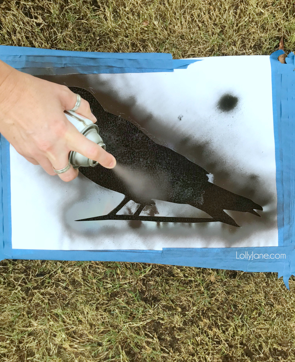 Make this EASY DIY Halloween Crow Doormat for under $15 and in 10 minutes! Click picture for the full tutorial at LollyJane.com! #diy #halloweendecor #diydoormat #halloweendecor #crow #halloweendiy