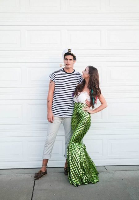 Love this sailor mermaid couples costumes ideas! SO stinkin cute! Love this couples costume Halloween idea!! #couplecostume #halloweencostume #couplescostumes