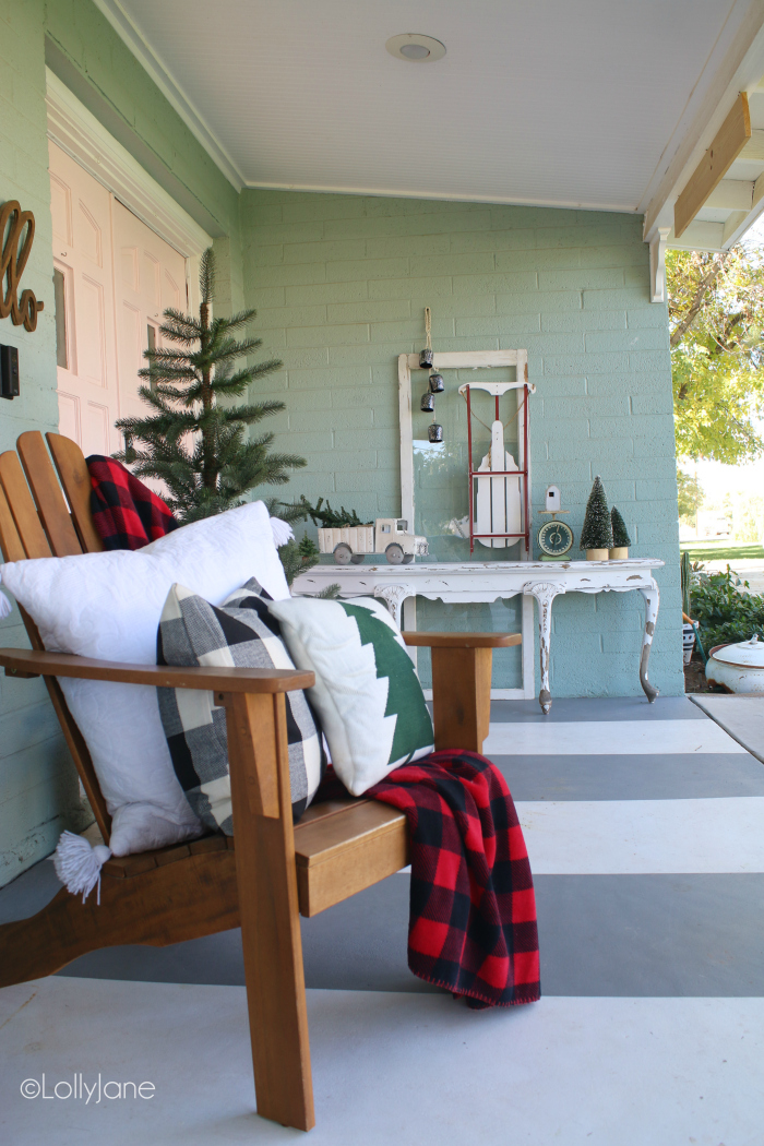 It's that time of the year again to get started decorating your front porch and front door for Christmas, welcoming your guests into your holiday home. Love these outdoor Christmas decorating ideas for the front porch! #christmasporchdecor #christmasdecorations #christmasporchdecorations #outdoorchristmasideas