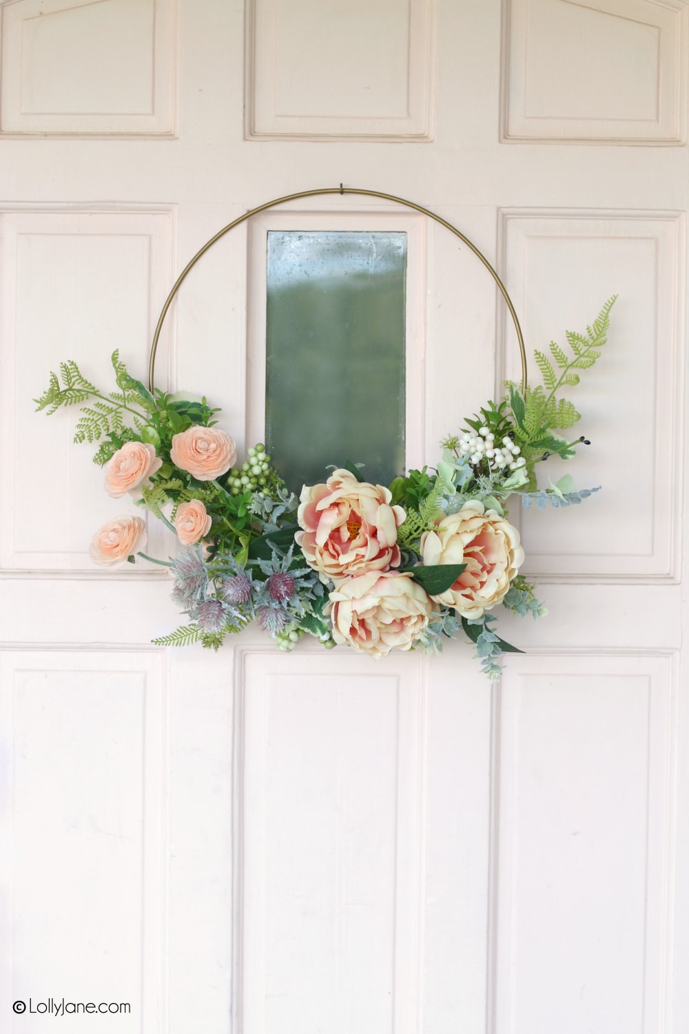 Beautiful handmade Modern Floral Wreath... and made in minutes! Perfect DIY project for beginning crafters! Display on your door to welcome spring or Easter into your home! #diy #springwreath #Eastercraft #wreath #moderndecor #floral