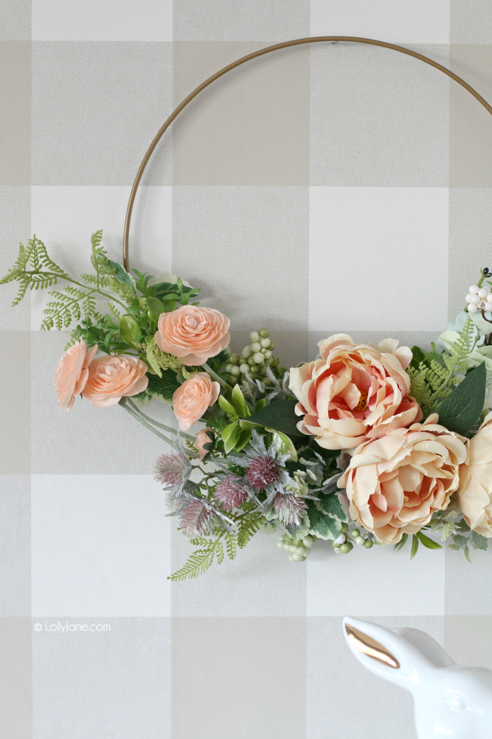 underbar DIY Modern blomkrans. På mindre än 10 minuter kan du hälsa ditt hem med en lätt handgjord krans som ropar ut, Välkommen vår! # diy # springdecor # springwreath #handgjord