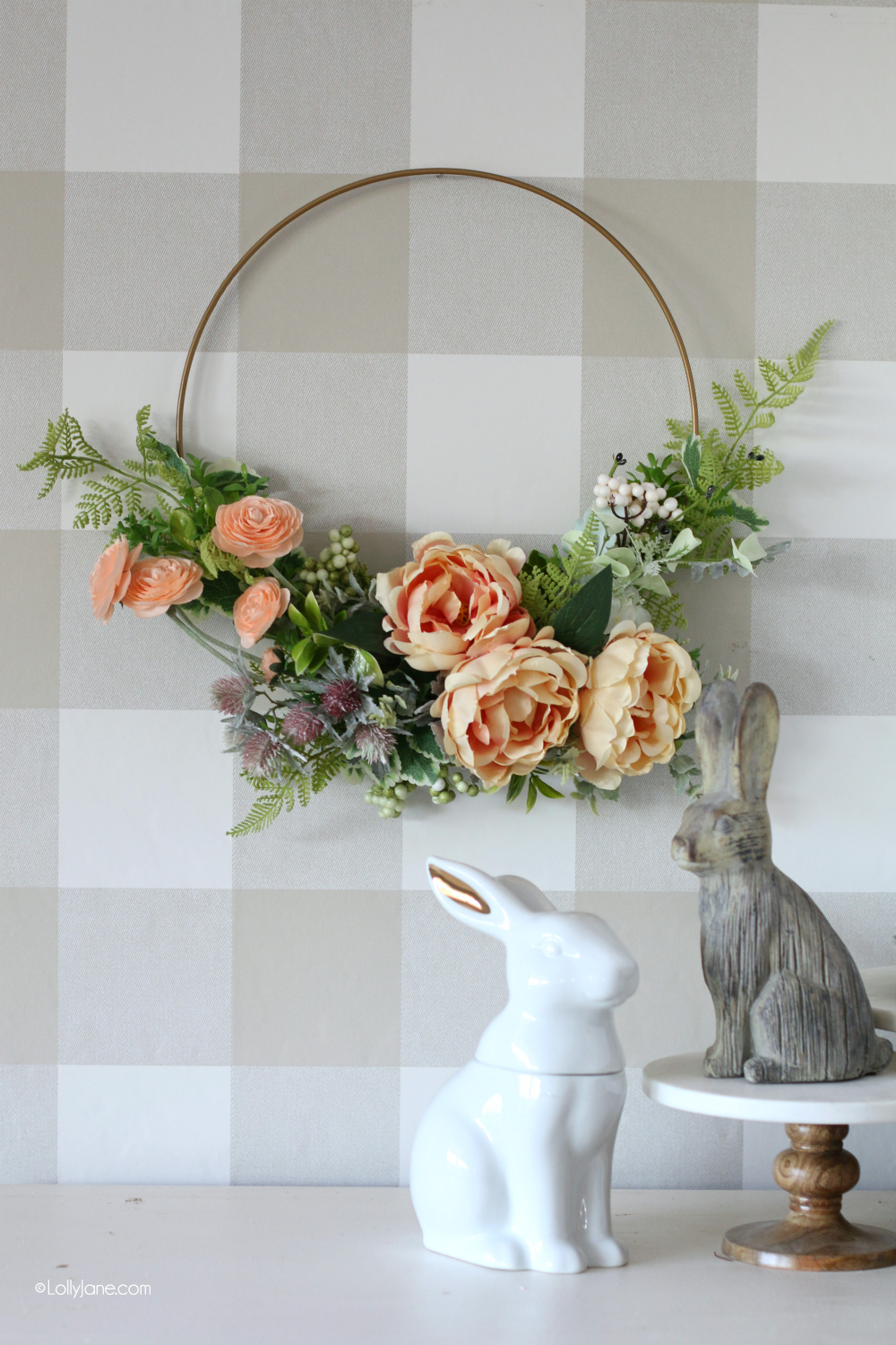 frumoasă coroană florală modernă, perfectă pentru primăvară sau Paște! Și, făcut în 10 minute!! Atât de drăguț și ușor, iubesc acest DIY simplu pentru a obține în starea de spirit de primăvară festiv! # diy # springwreath #floral # craft