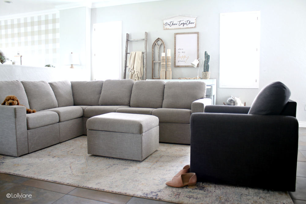 Love this cozy modern farmhouse, so easy to decorate with budget friendly items! #modernfarmhouse #cozy #familyroom