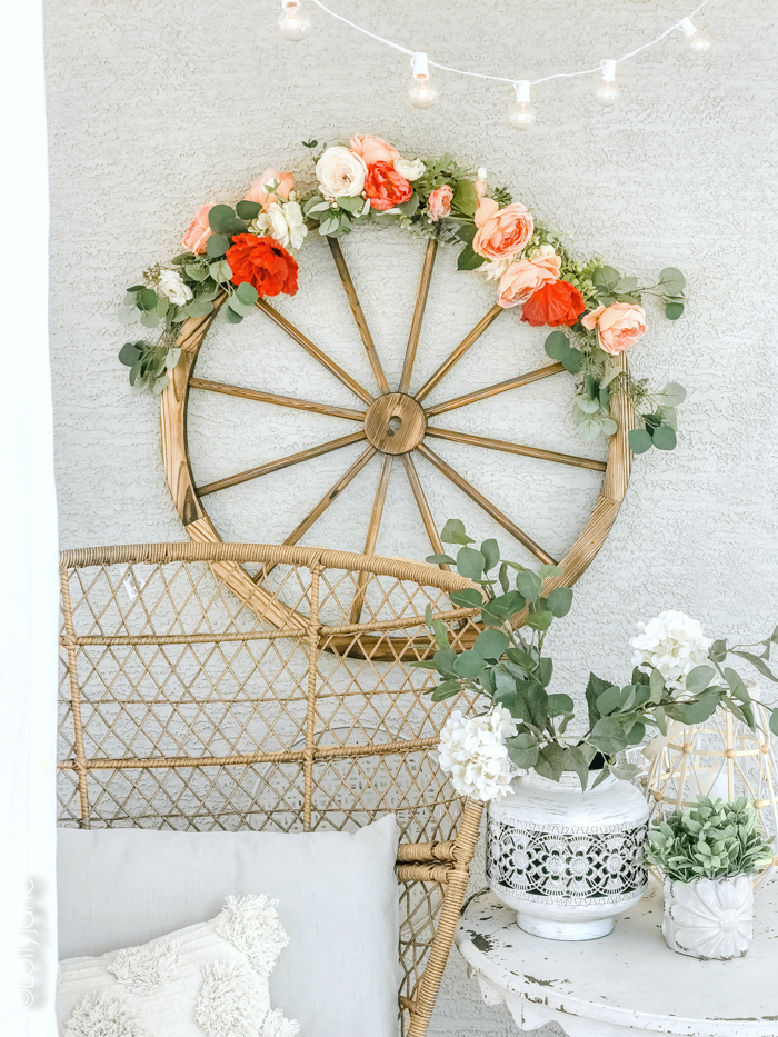 Such a fun boho space with a touch of farmhouse, includes great tips to decorate a porch! #bohostyle #bohemian #farmhousestyle #patio #porch