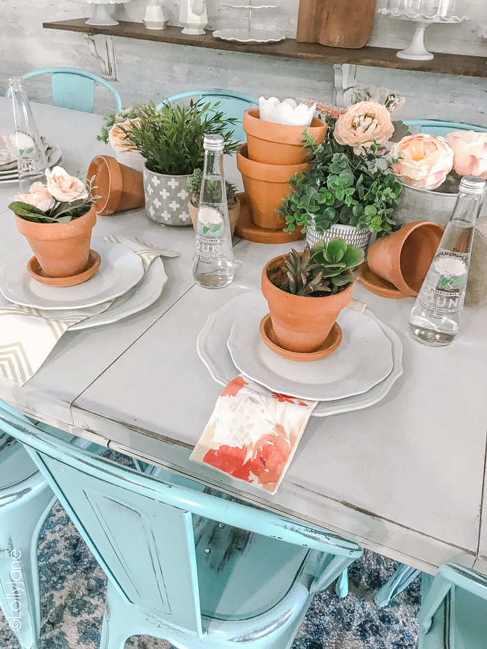 An Outdoor Summer Tablescape Using Blues and Terracotta » The