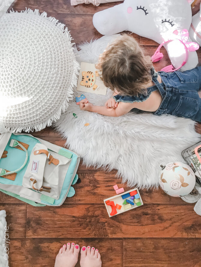 Create an EASY Children's Reading Nook with what you have on hand plus a few items from the handy Wish app!