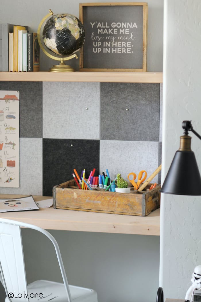 Love these felt tiles that created a modern farmhouse bulletin board in MINUTES, wow! 