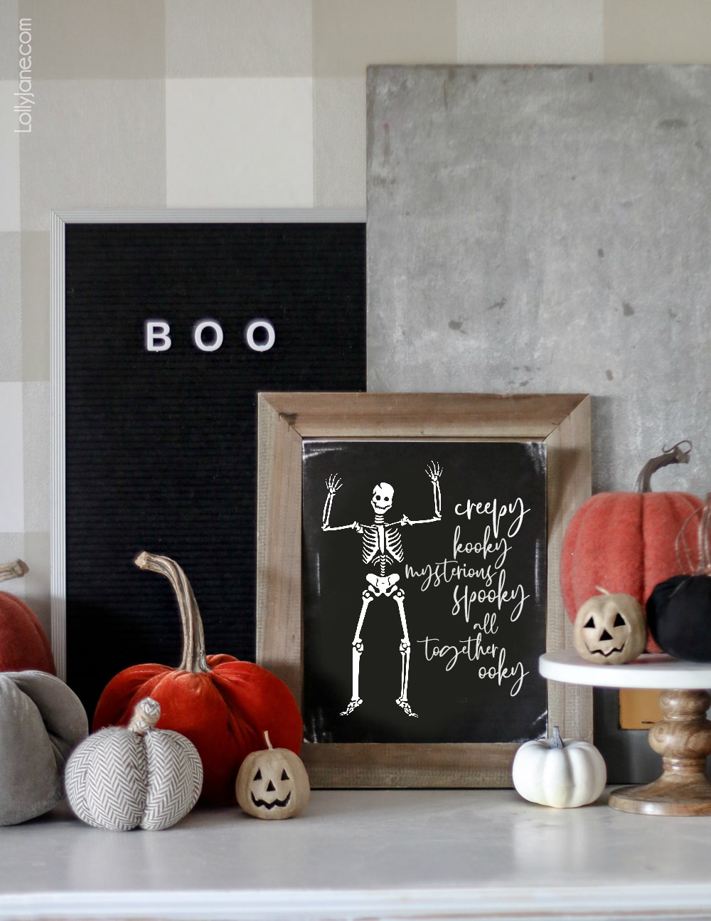 Cutest "Addams Family" inspired printable art... and FREE! Just print + display to add a pop of spook to your Halloween decor or party! #Halloween #printableart #halloweenprintable #halloweendecor